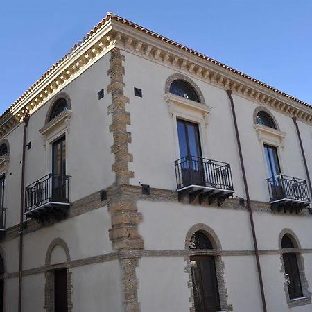 Hotel Palazzo Fortunato Сант'Агата-ди-Милите Экстерьер фото